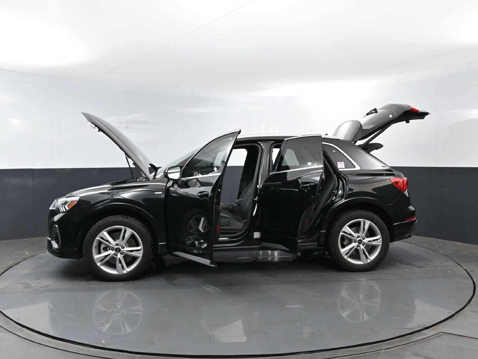 Used 2024 Audi Q3 2.0T Premium Plus AWD/4WD image 29