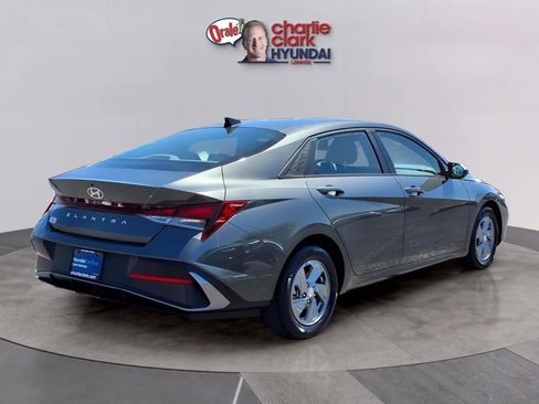 Certified 2024 Hyundai Elantra SE image 5