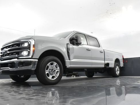 New 2026 Ford F250 XLT w/ XLT Premium Package RWD image 27