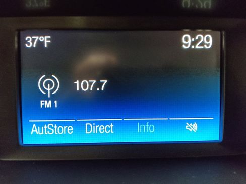 Used 2018 Ford Focus SE image 25