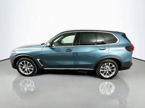 New 2026 BMW X5 xDrive50e image 8