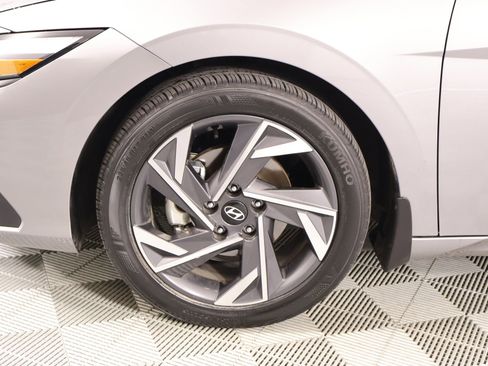 Certified 2025 Hyundai Elantra Sport image 16