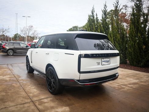 Used 2025 Land Rover Range Rover Autobiography image 8