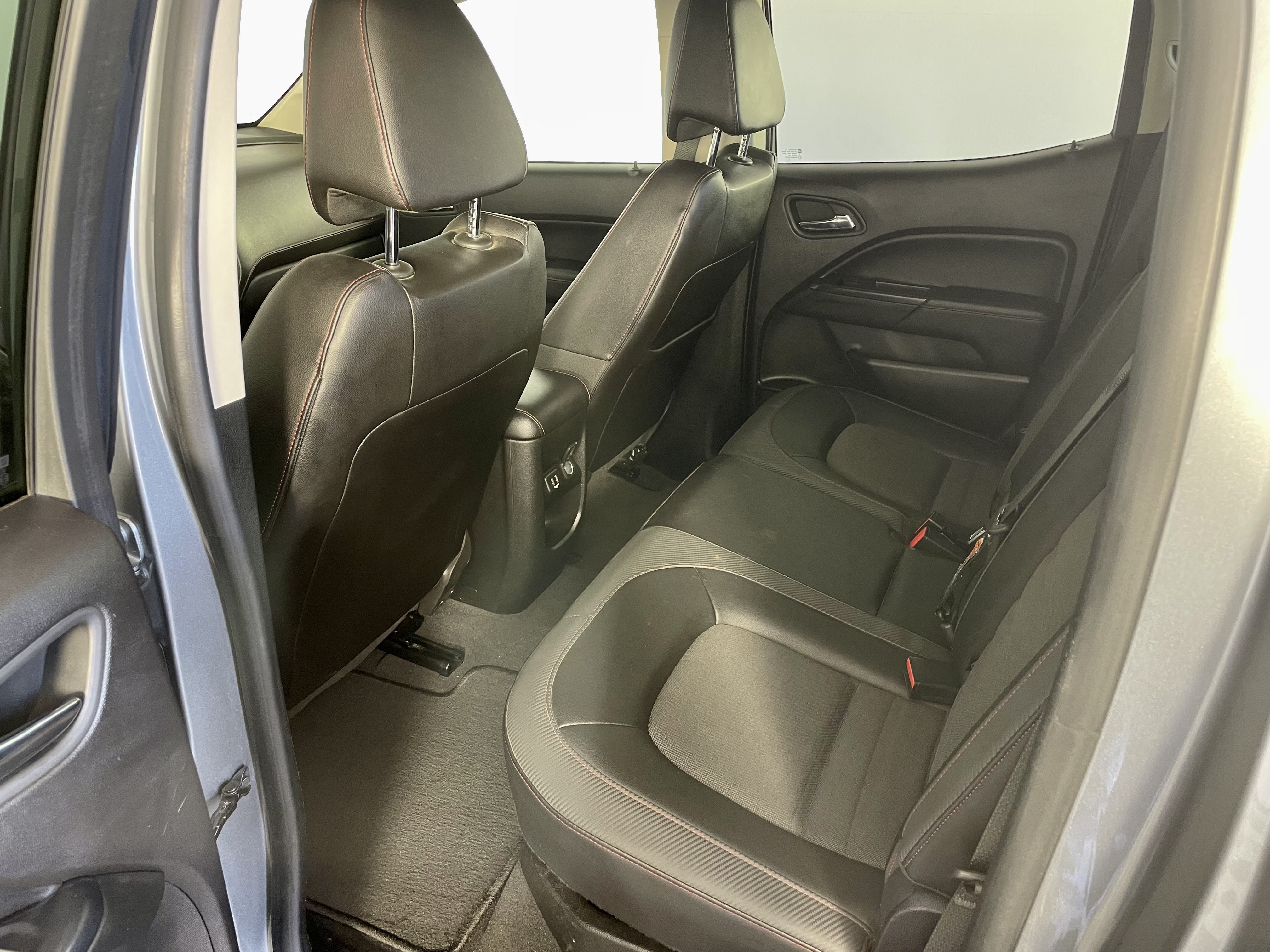 Used 2019 GMC Canyon All Terrain w/ Trailering Package AWD/4WD image 9