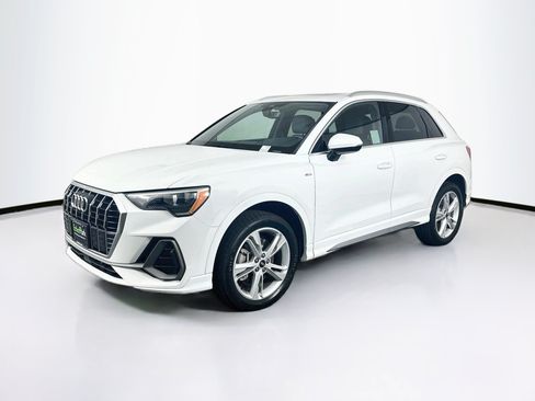 Used 2021 Audi Q3 2.0T Premium w/ Convenience Package AWD/4WD image 3