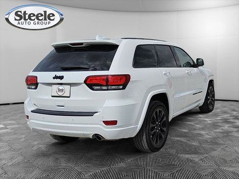 Certified 2022 Jeep Grand Cherokee Laredo X RWD image 5
