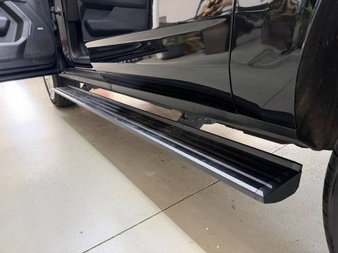 Used 2021 Chevrolet Suburban Premier AWD/4WD image 30