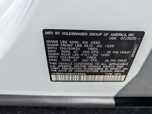 New 2025 Volkswagen Atlas SEL image 40
