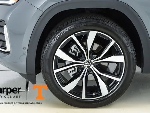 Used 2025 Volkswagen Atlas SEL Premium R-Line image 45