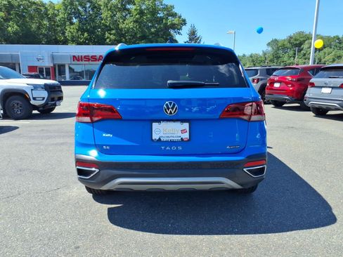 Used 2022 Volkswagen Taos SE w/ Panoramic Sunroof Package AWD/4WD image 6