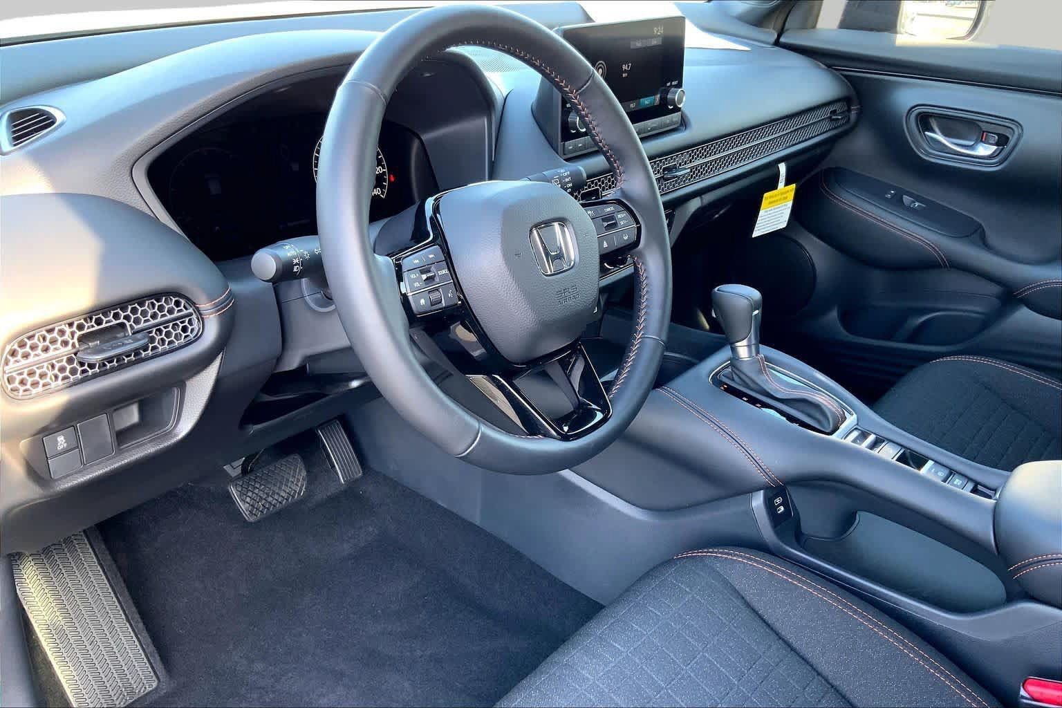Used 2025 Honda HR-V Sport image 17
