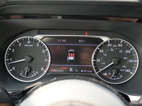 Used 2023 Nissan Pathfinder SL AWD/4WD image 32