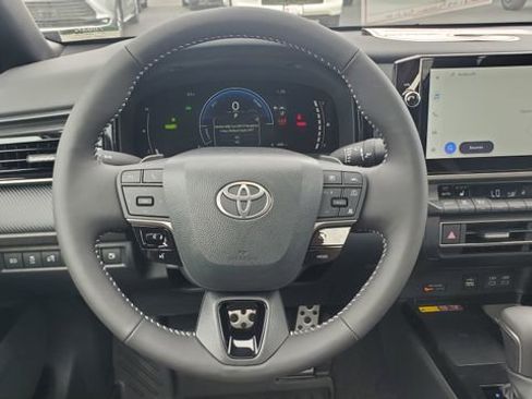 New 2025 Toyota Camry SE image 13