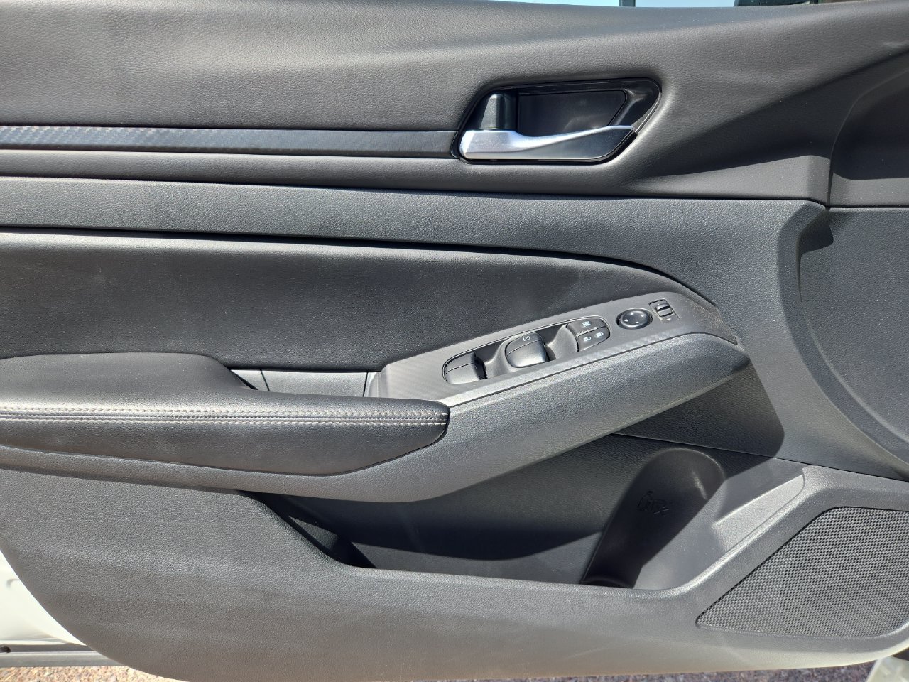 Certified 2025 Nissan Altima 2.5 SV FWD image 27