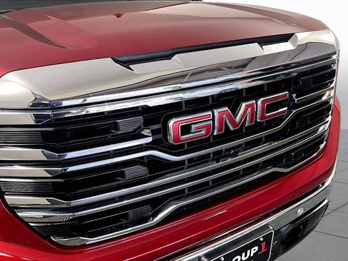 Used 2025 GMC Sierra 1500 SLT AWD/4WD image 29
