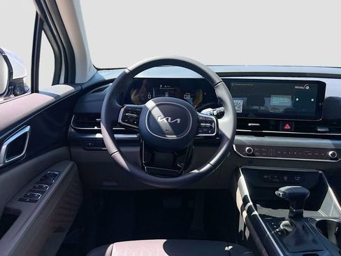 New 2026 Kia Carnival FWD image 23