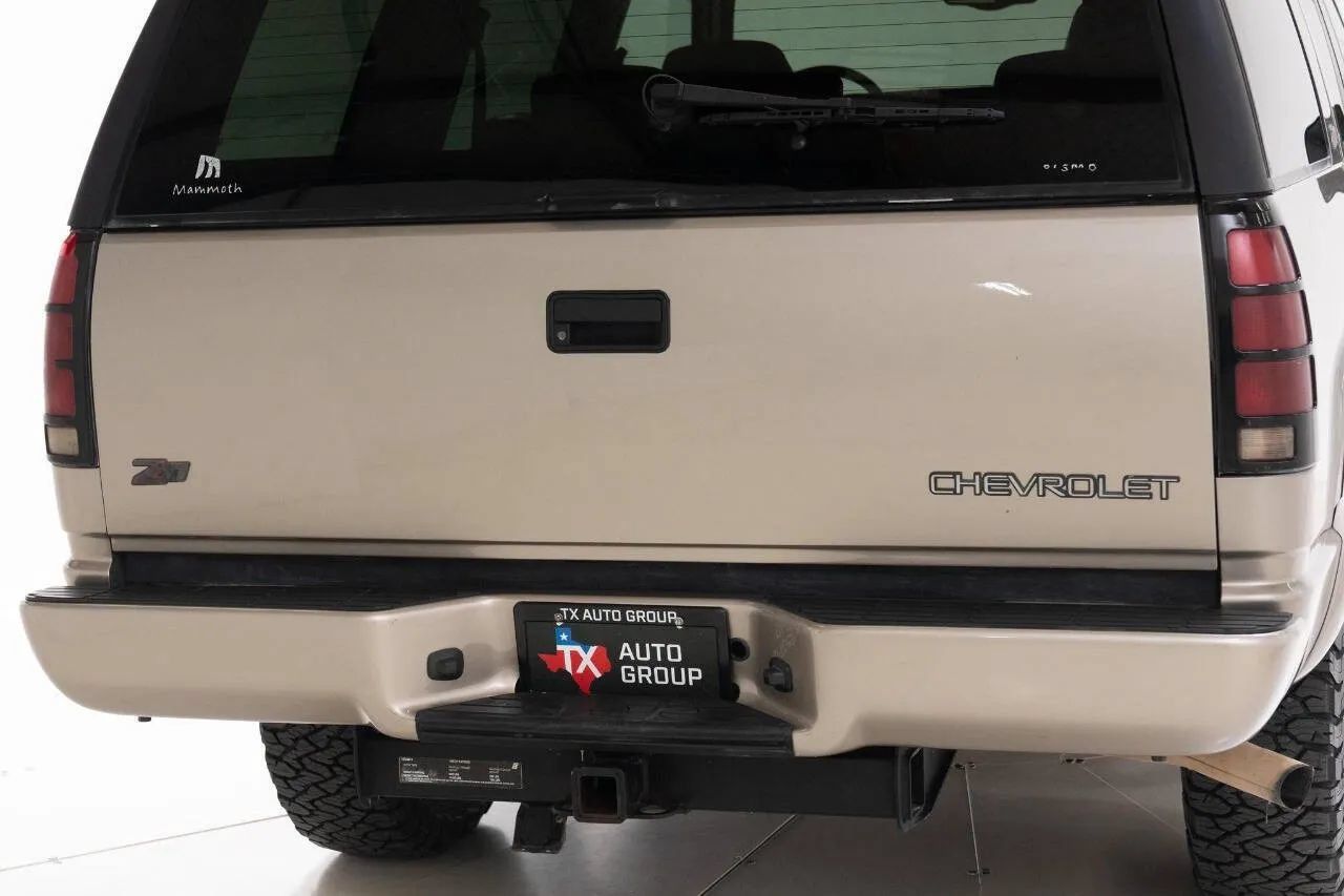 Used 2000 Chevrolet Tahoe Z71 w/ Comfort & Security Pkg AWD/4WD image 15