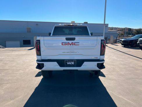 Certified 2025 GMC Sierra 2500 AT4 image 5