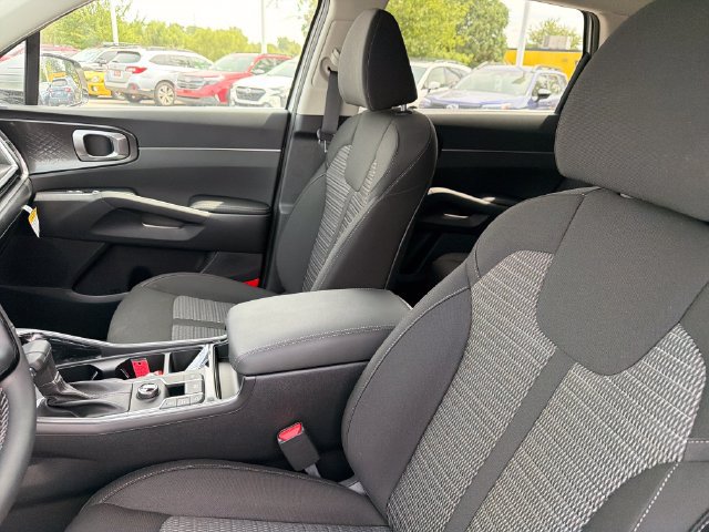 New 2026 Kia Sorento LX FWD image 17
