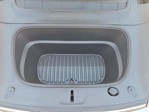 Used 2026 Tesla Model Y AWD image 30