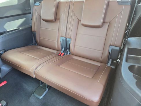 Used 2023 Volkswagen Atlas SEL AWD/4WD image 19