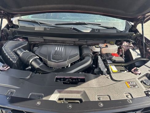 Used 2024 Chevrolet Traverse RS FWD image 19