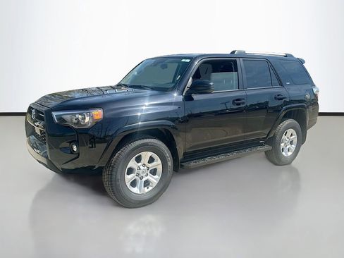 Used 2024 Toyota 4Runner SR5 image 3