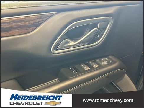Used 2021 Chevrolet Tahoe Premier w/ Premium Package AWD/4WD image 11