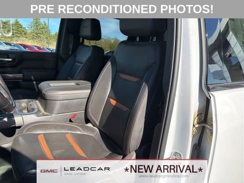 Used 2022 GMC Sierra 2500 AT4 w/ AT4 Preferred Package AWD/4WD image 19