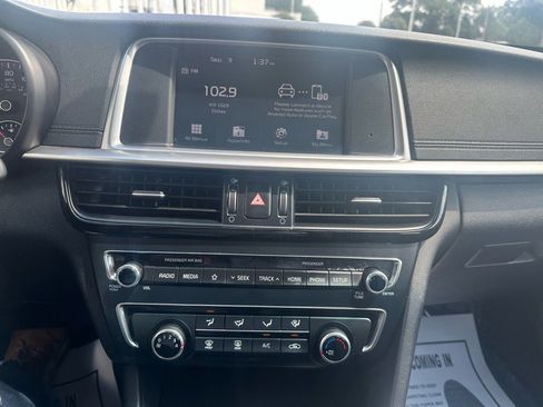 Used 2020 Kia Optima LX image 17