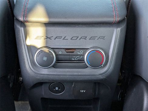 Used 2025 Ford Explorer ST-Line w/ ST-Line Street Pack image 30