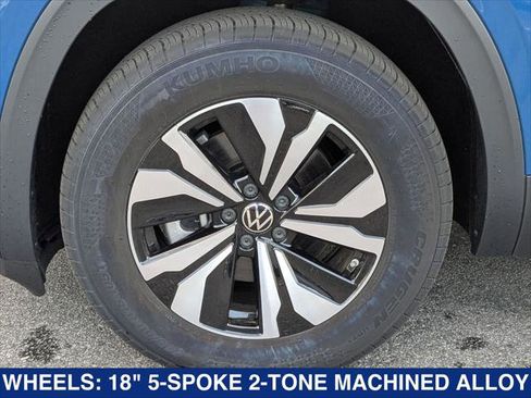 New 2025 Volkswagen Atlas Cross Sport SE image 9