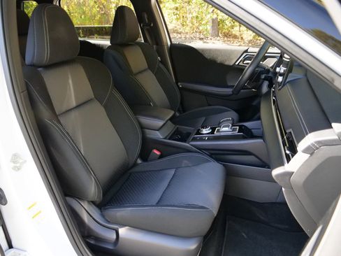 Used 2024 Mitsubishi Outlander ES image 39