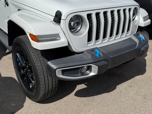 Used 2022 Jeep Wrangler Unlimited Sahara AWD/4WD image 11