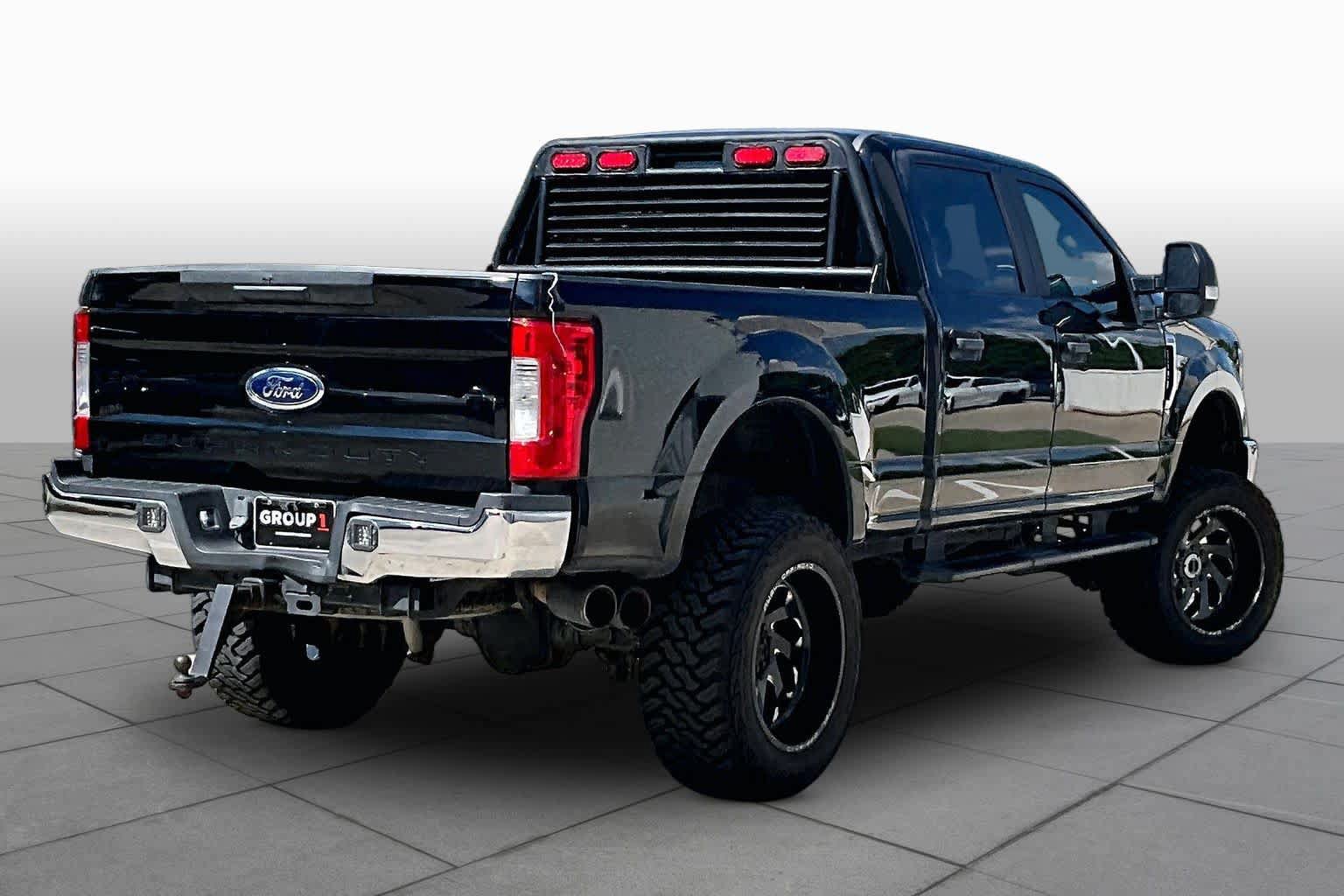 Used 2018 Ford F250 XL w/ STX Appearance Package AWD/4WD image 12
