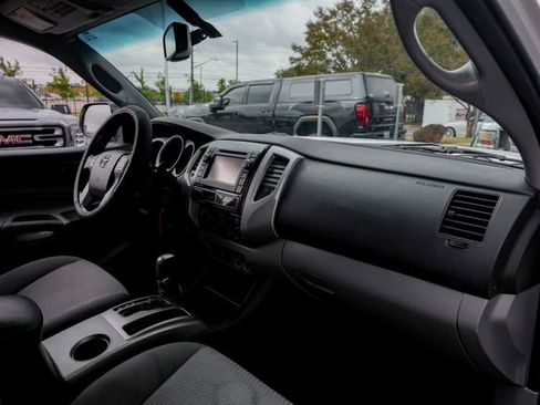 Used 2013 Toyota Tacoma PreRunner w/ SR5 Pkg image 33