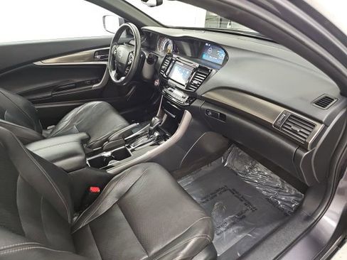 Used 2017 Honda Accord Touring image 35