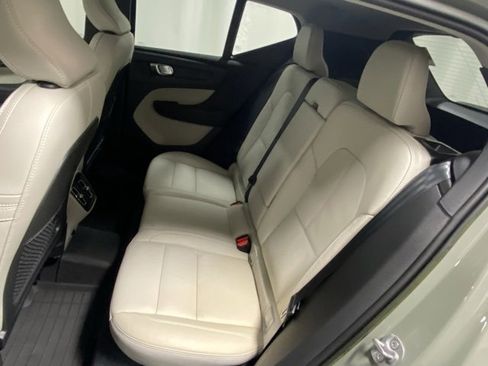 Certified 2024 Volvo XC40 B5 Plus w/ Protection Package Premier image 14