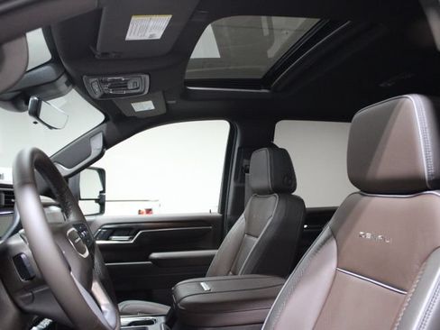New 2026 GMC Sierra 2500 Denali w/ Denali Reserve Package AWD/4WD image 4