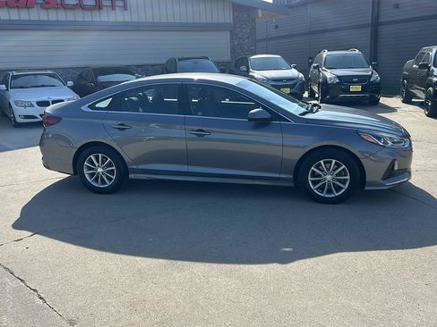 Used 2018 Hyundai Sonata SE FWD image 2