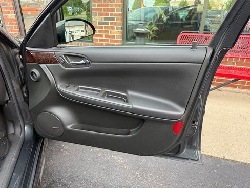 Used 2014 Chevrolet Impala LTZ FWD image 23