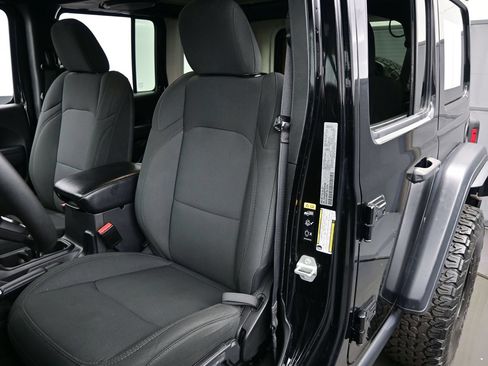 Used 2023 Jeep Wrangler Unlimited Sport AWD/4WD image 13