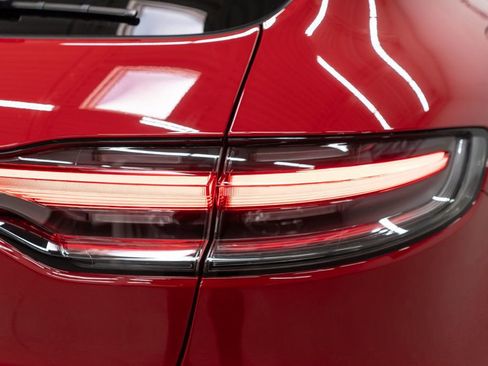 Used 2024 Porsche Macan w/ Premium Plus Package image 40