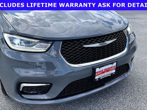 Used 2022 Chrysler Pacifica Touring-L FWD image 25