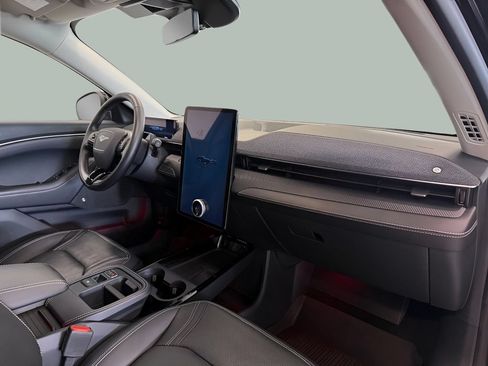 Certified 2025 Ford Mustang Mach-E Premium AWD/4WD image 31