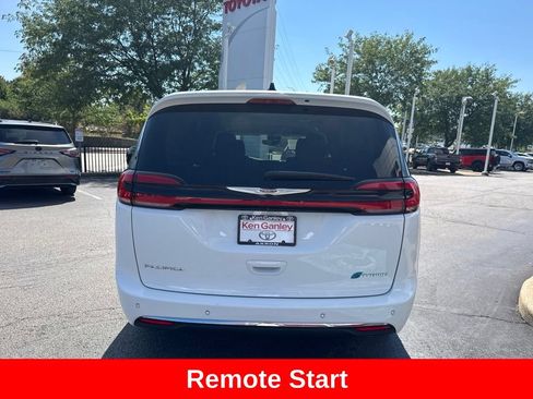 Used 2024 Chrysler Pacifica Limited FWD image 6