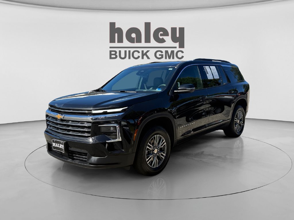Used 2026 Chevrolet Traverse LT w/ Driver Confidence Package FWD image 1