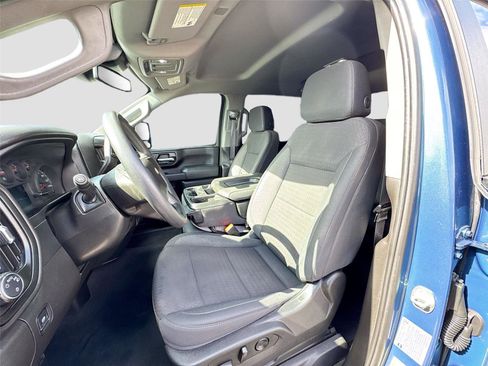 Used 2025 Chevrolet Silverado 2500 Custom w/ Custom Value Package image 18