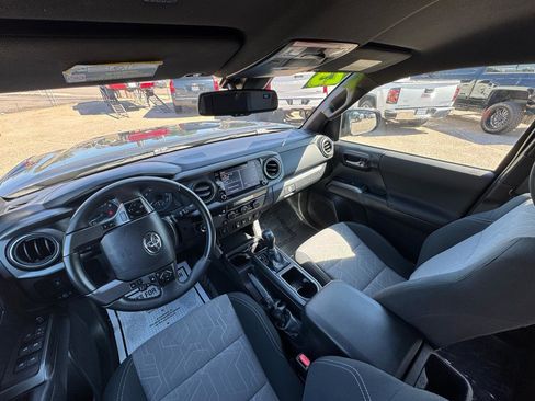 Used 2023 Toyota Tacoma TRD Off-Road image 15