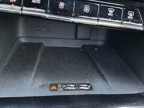 Used 2024 Chevrolet Traverse RS image 46